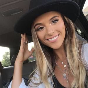 Meet your Posher, Katelynn